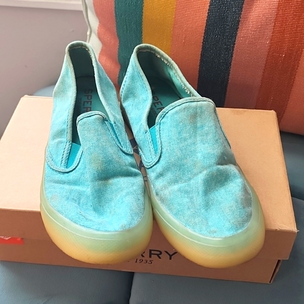 Sperry stonewashed turquoise flats